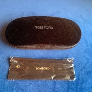 NEW TOM FORD UNISEX EYEGLASS/SUNGLASS CASE Small with Cloth